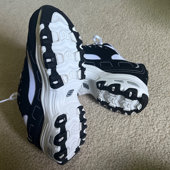 Sketchers D'Lites Sneakers - Picture 2 of 3